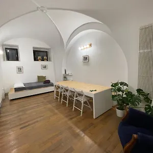San Michele - Intero In Pieno Centro Aeroporto di Catania Fontana Rossa